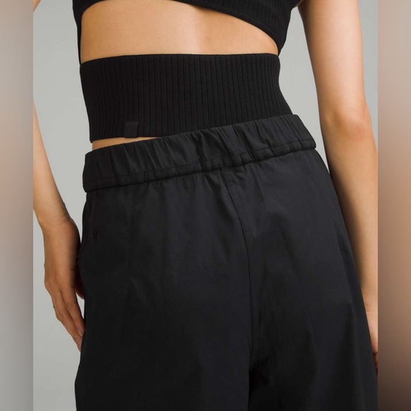 Lululemon Wide leg High-Rise pant/Jogger (cinchable cuff)
Black - Picture 2 of 14